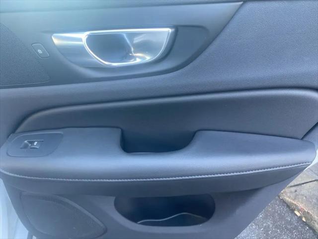 2024 Volvo S60 B5 Core Dark Theme