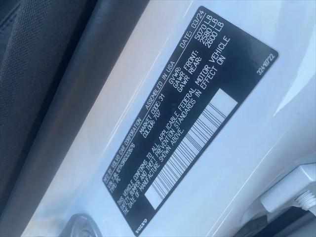 2024 Volvo S60 B5 Core Dark Theme