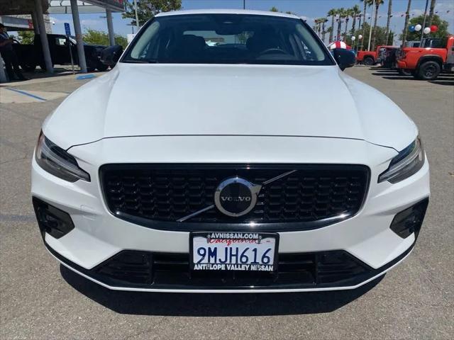 2024 Volvo S60 B5 Core Dark Theme