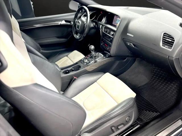 2009 Audi S5 Standard
