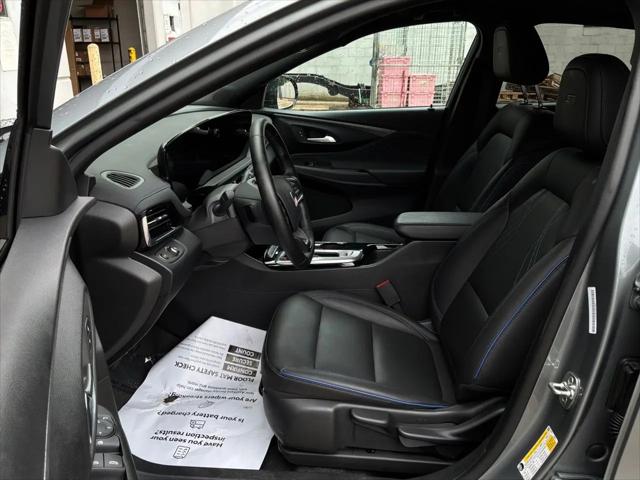 2025 Buick NV Sport Touring FWD