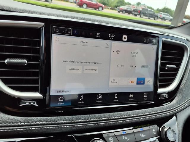 2027 Chrysler Pacifica Select