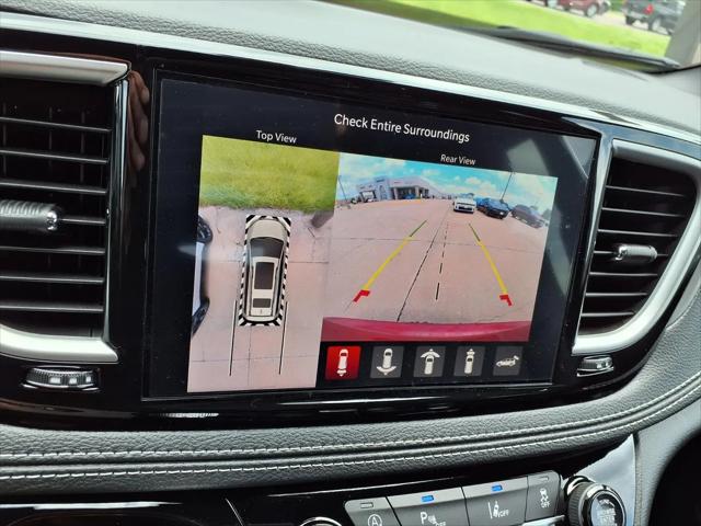 2027 Chrysler Pacifica Select