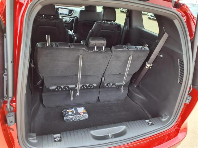 2027 Chrysler Pacifica Select