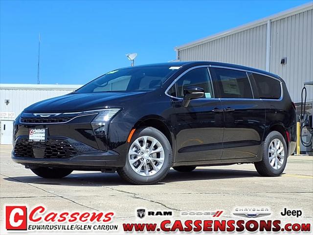 2027 Chrysler Pacifica Select for sale in Glen Carbon, IL