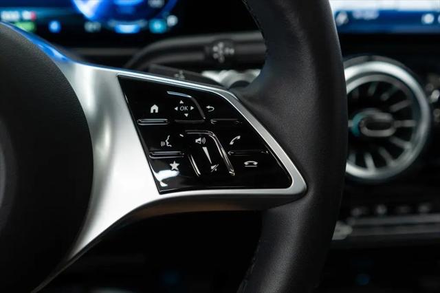 2025 Mercedes-Benz EQB 300 4MATIC