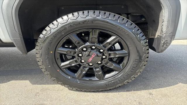 2025 GMC Sierra 3500HD 4WD Crew Cab Standard Bed AT4