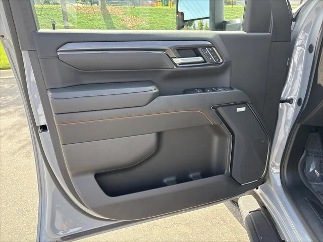 2025 GMC Sierra 3500HD 4WD Crew Cab Standard Bed AT4