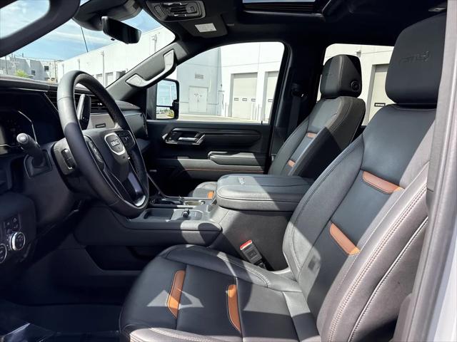 2025 GMC Sierra 3500HD 4WD Crew Cab Standard Bed AT4