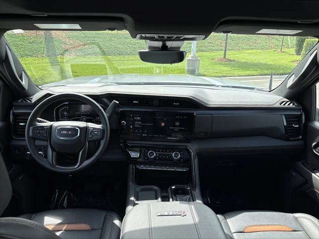 2025 GMC Sierra 3500HD 4WD Crew Cab Standard Bed AT4