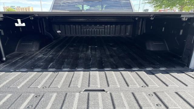 2025 GMC Sierra 3500HD 4WD Crew Cab Standard Bed AT4