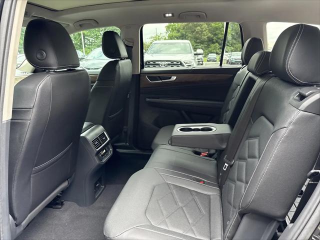 2026 Volkswagen Atlas SE with Technology