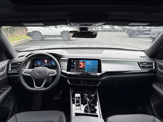 2026 Volkswagen Atlas Cross Sport SE with Technology
