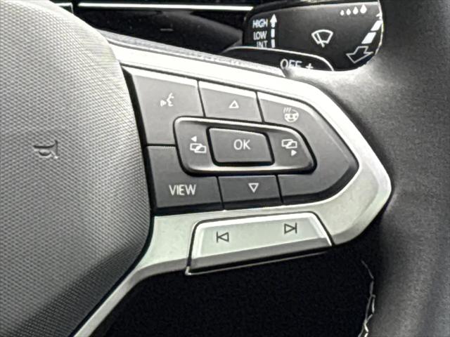 2026 Volkswagen Atlas Cross Sport SE with Technology
