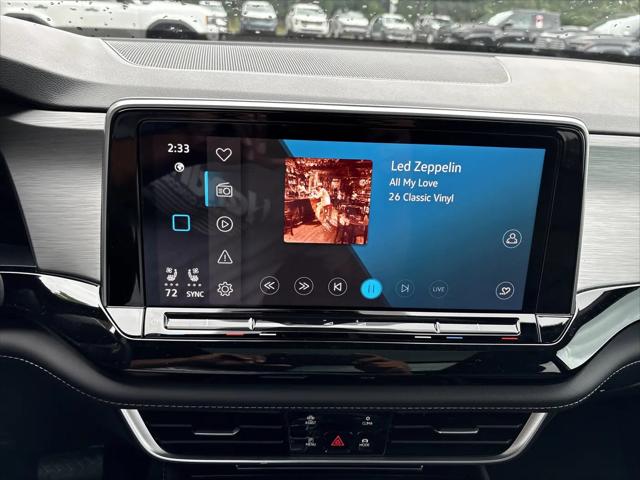 2026 Volkswagen Atlas Cross Sport SE with Technology