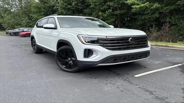 2026 Volkswagen Atlas SE with Technology