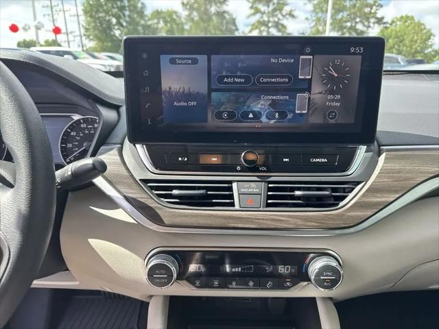 2025 Nissan Altima SV FWD