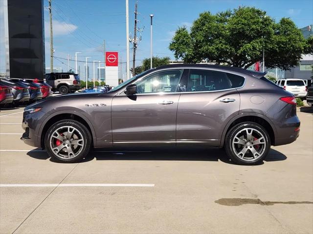 2017 Maserati Levante Standard