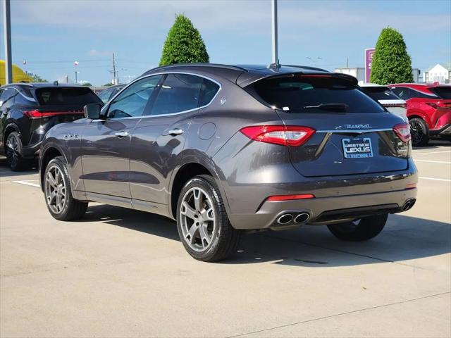 2017 Maserati Levante Standard