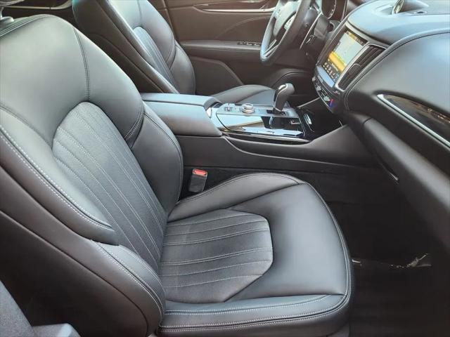 2017 Maserati Levante Standard