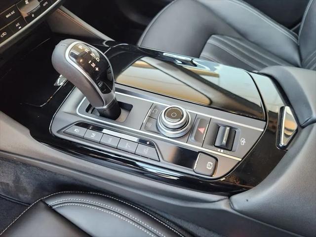 2017 Maserati Levante Standard
