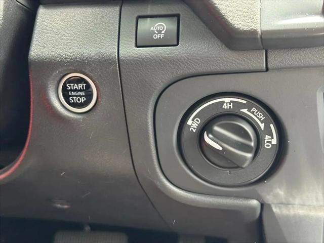 2025 Nissan Frontier Crew Cab PRO-4X 4x4