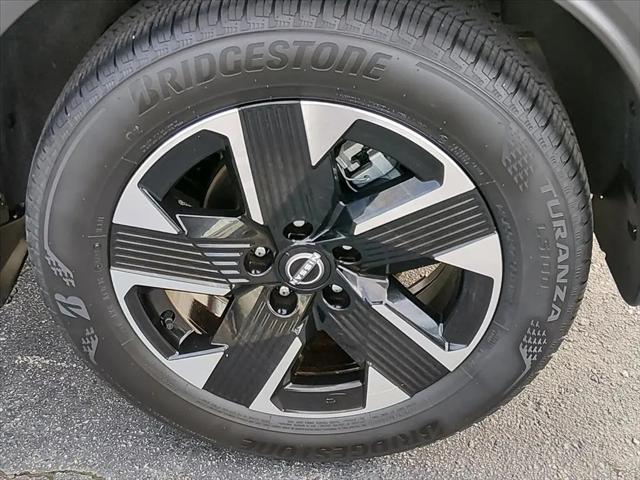 2025 Nissan Kicks SR FWD