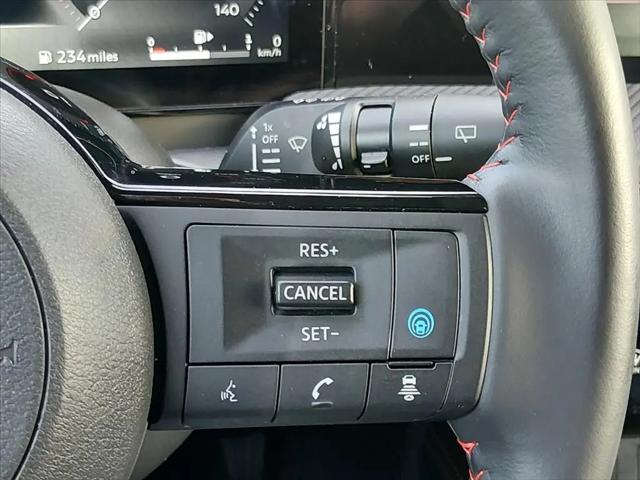 2025 Nissan Kicks SR FWD