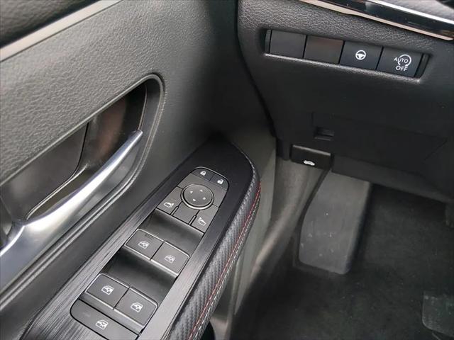 2025 Nissan Kicks SR FWD