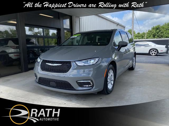 2023 Chrysler Pacifica Touring L for sale in Fort Smith, AR