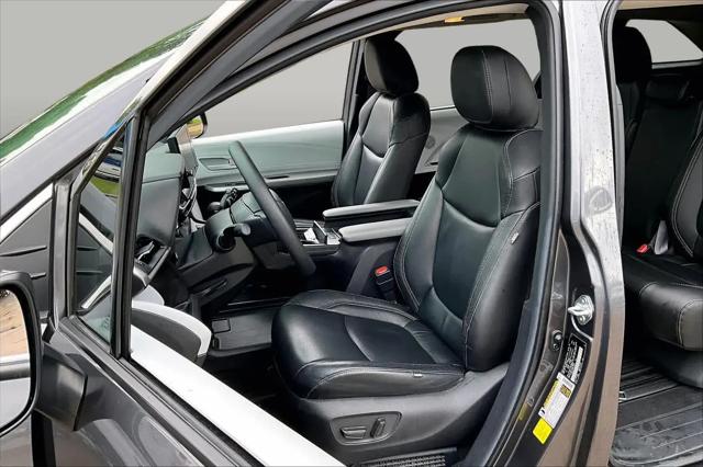 2025 Toyota Sienna LE