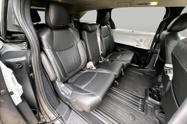 2025 Toyota Sienna LE