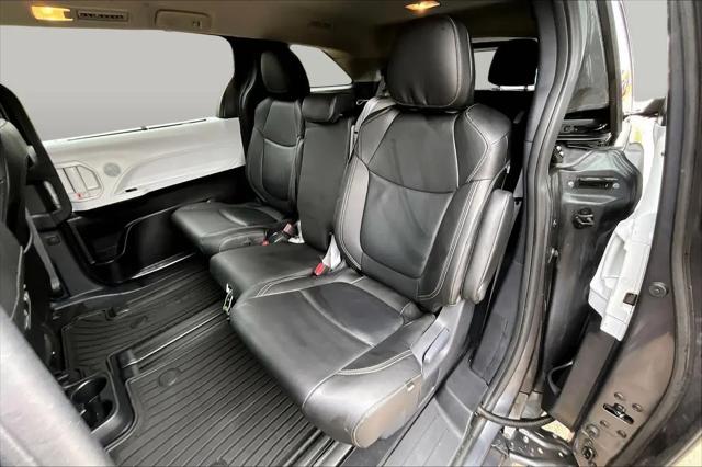 2025 Toyota Sienna LE