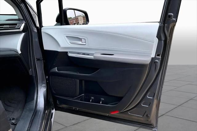 2025 Toyota Sienna LE