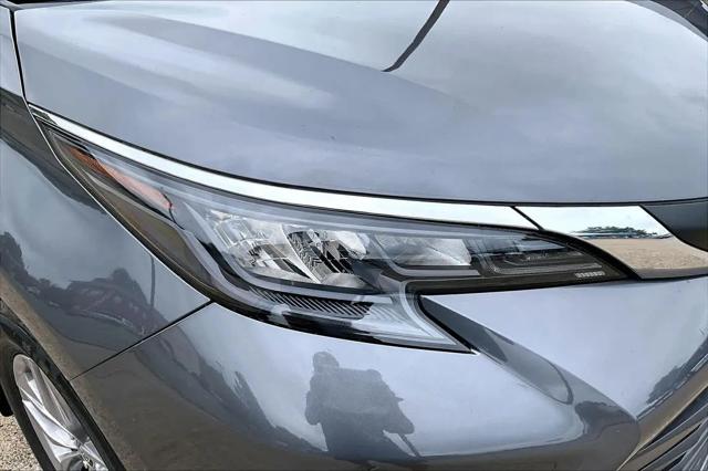 2025 Toyota Sienna LE