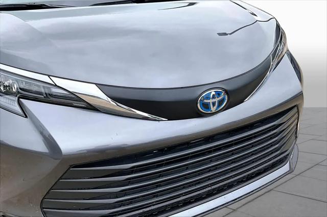 2025 Toyota Sienna LE