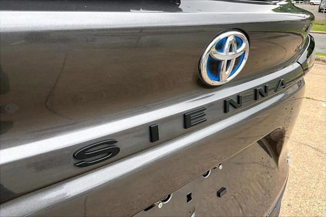 2025 Toyota Sienna LE