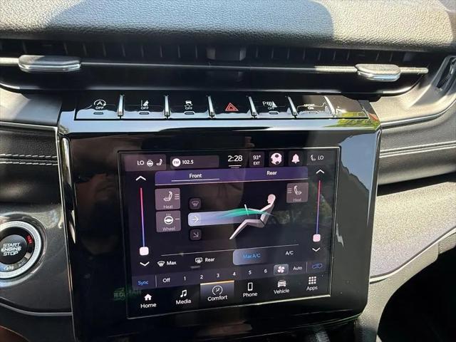 2023 Jeep Grand Cherokee L Altitude 4x2