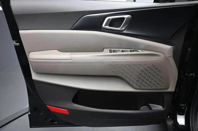 2025 Kia Carnival MPV LXS