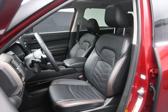 2024 Nissan Pathfinder Platinum FWD