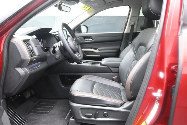 2024 Nissan Pathfinder Platinum FWD