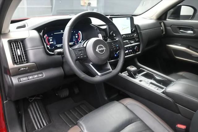 2024 Nissan Pathfinder Platinum FWD
