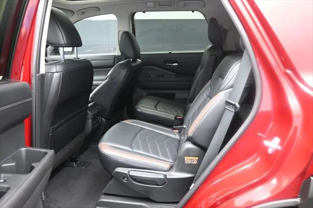 2024 Nissan Pathfinder Platinum FWD