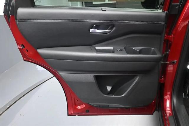 2024 Nissan Pathfinder Platinum FWD