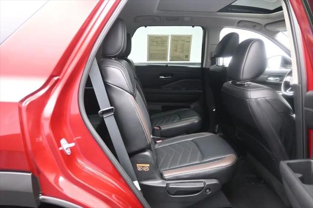 2024 Nissan Pathfinder Platinum FWD