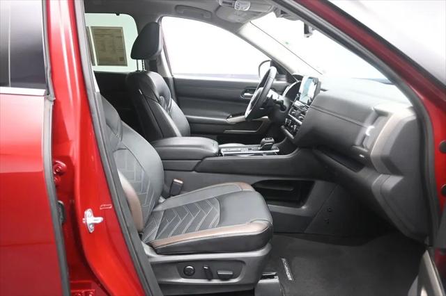 2024 Nissan Pathfinder Platinum FWD