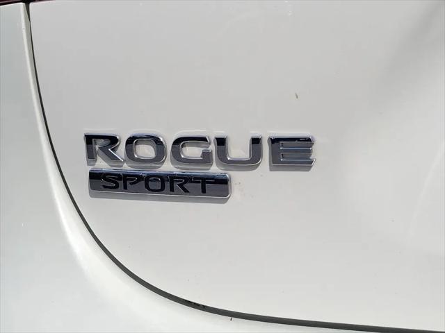2021 Nissan Rogue Sport SL FWD Xtronic CVT