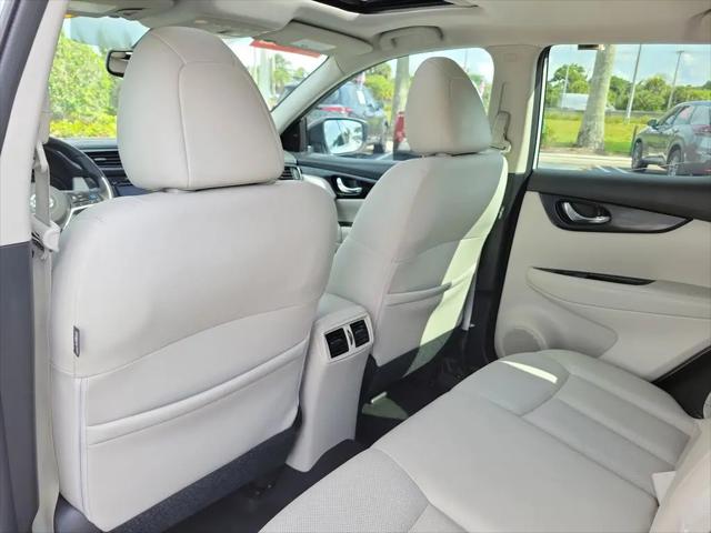 2021 Nissan Rogue Sport SL FWD Xtronic CVT