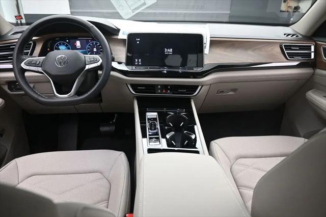 2026 Volkswagen Atlas SE with Technology