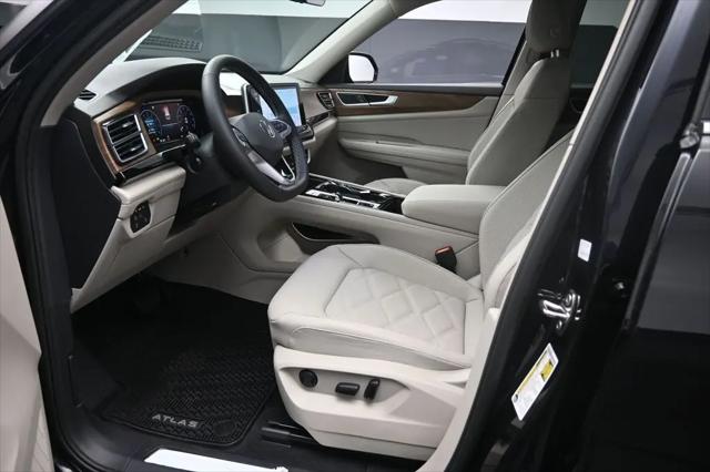 2026 Volkswagen Atlas SE with Technology